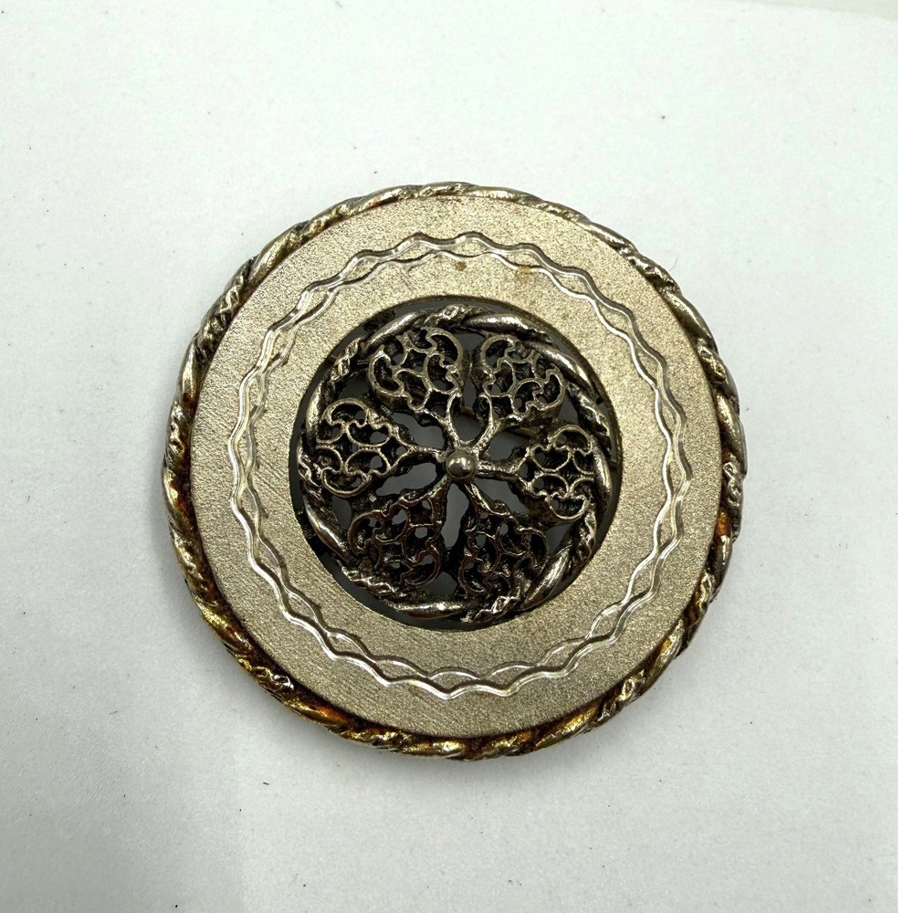 Pastelli Vintage Round‎ Filigree Brooch Gold Tone Textured Openwork Floral Pin